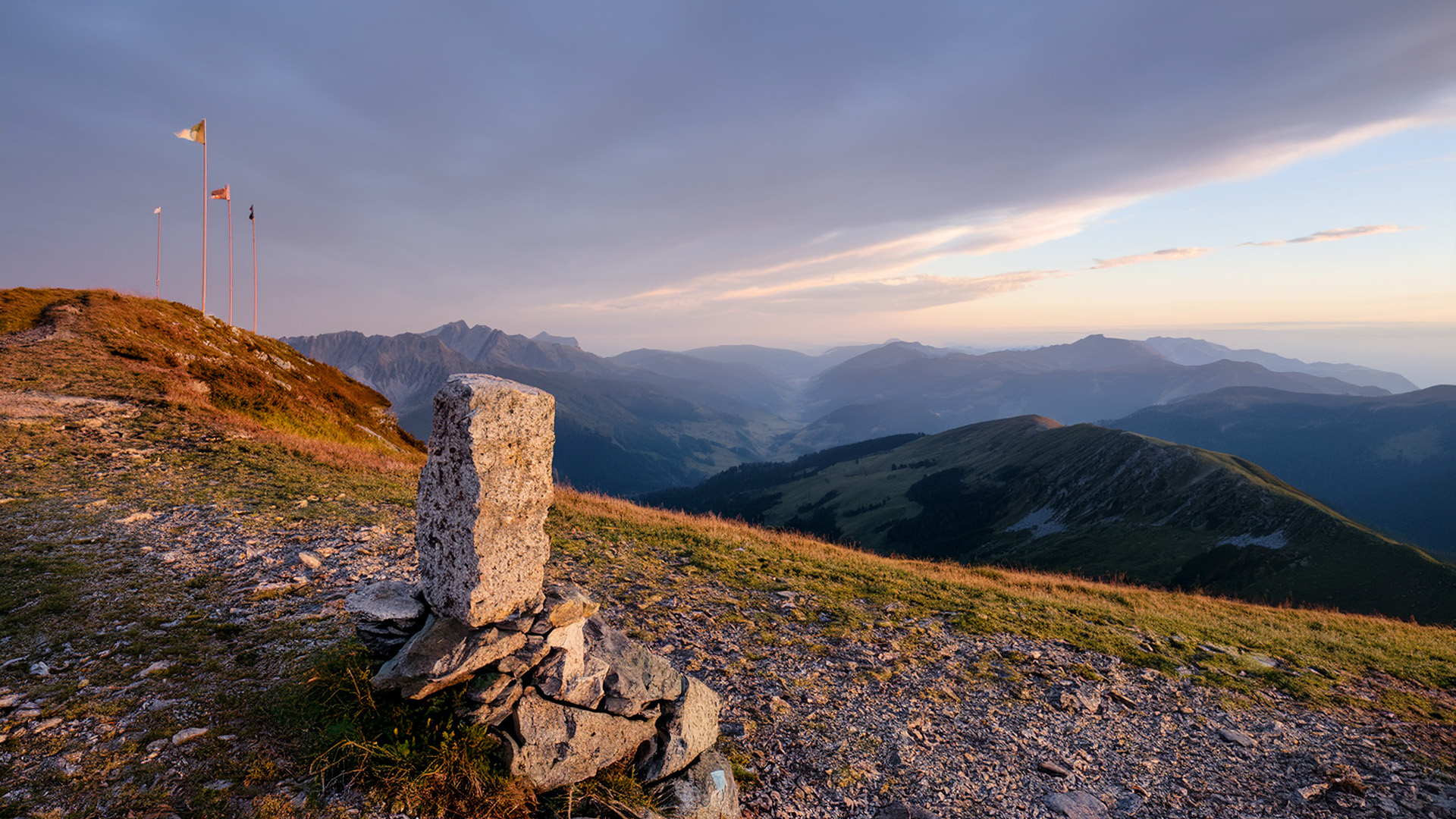 The grammar of cross-border commons